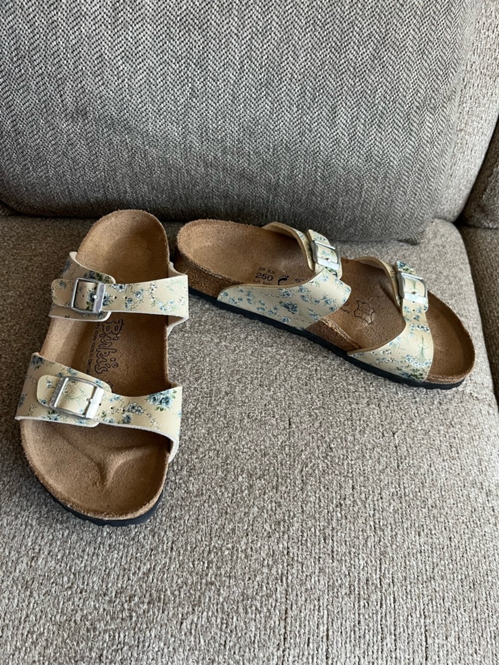 Birkenstock Birkis Women’s Michele Blue Flower Old Stock Sandal Size 39 size 8.5